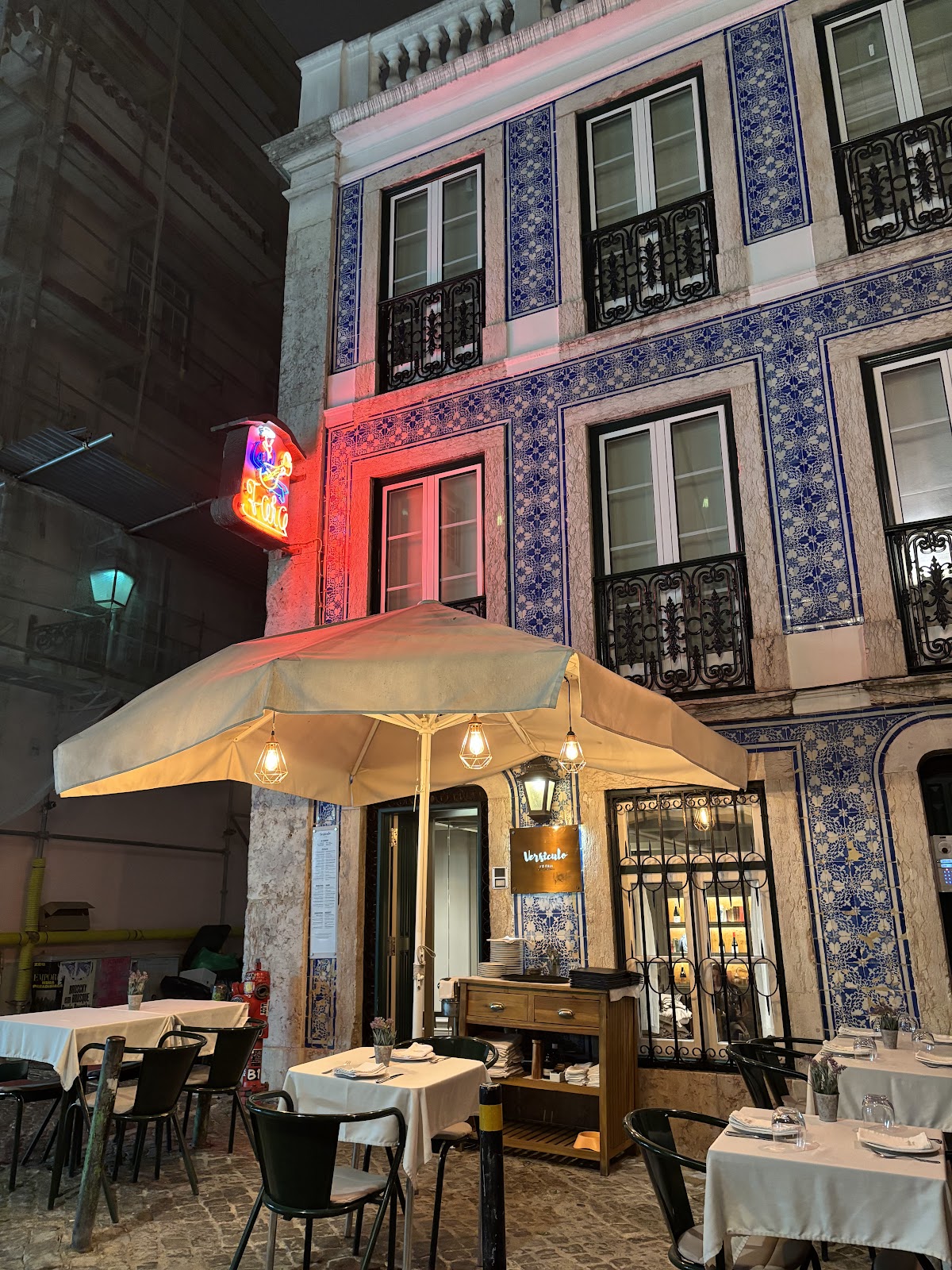 Armazém the frontage
